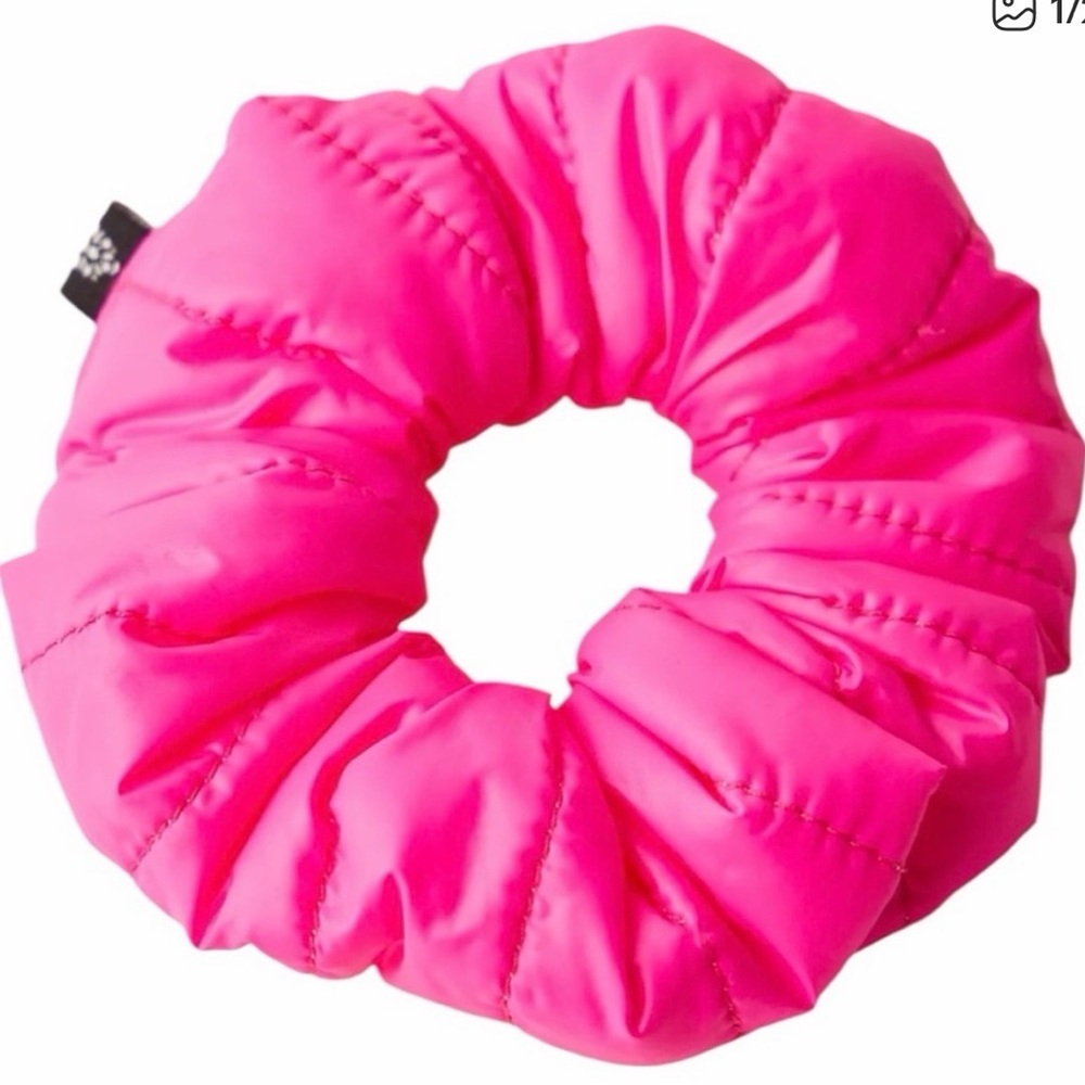 NWT FP Movement Sports Puffer Scrunchie - Magenta